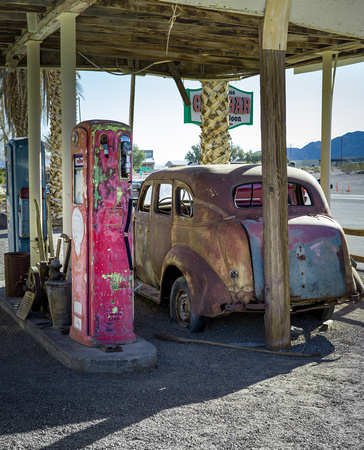 Gas Station, Shoshone